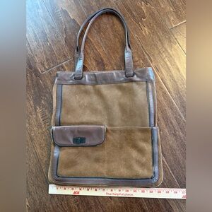 BCBG BCBGMAXAZRIA TOTE BAG
"BLAKE" COLOR COGNAC GENUINE
LEATHER